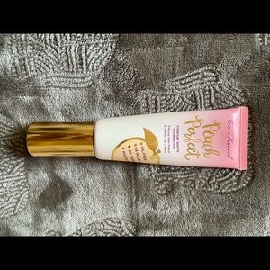 Too faced peach perfect foundation in snow